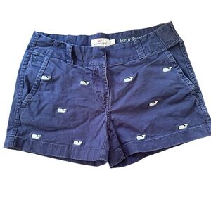 Vineyard Vines Women’s Embroidered Whale Shorts – Size 2